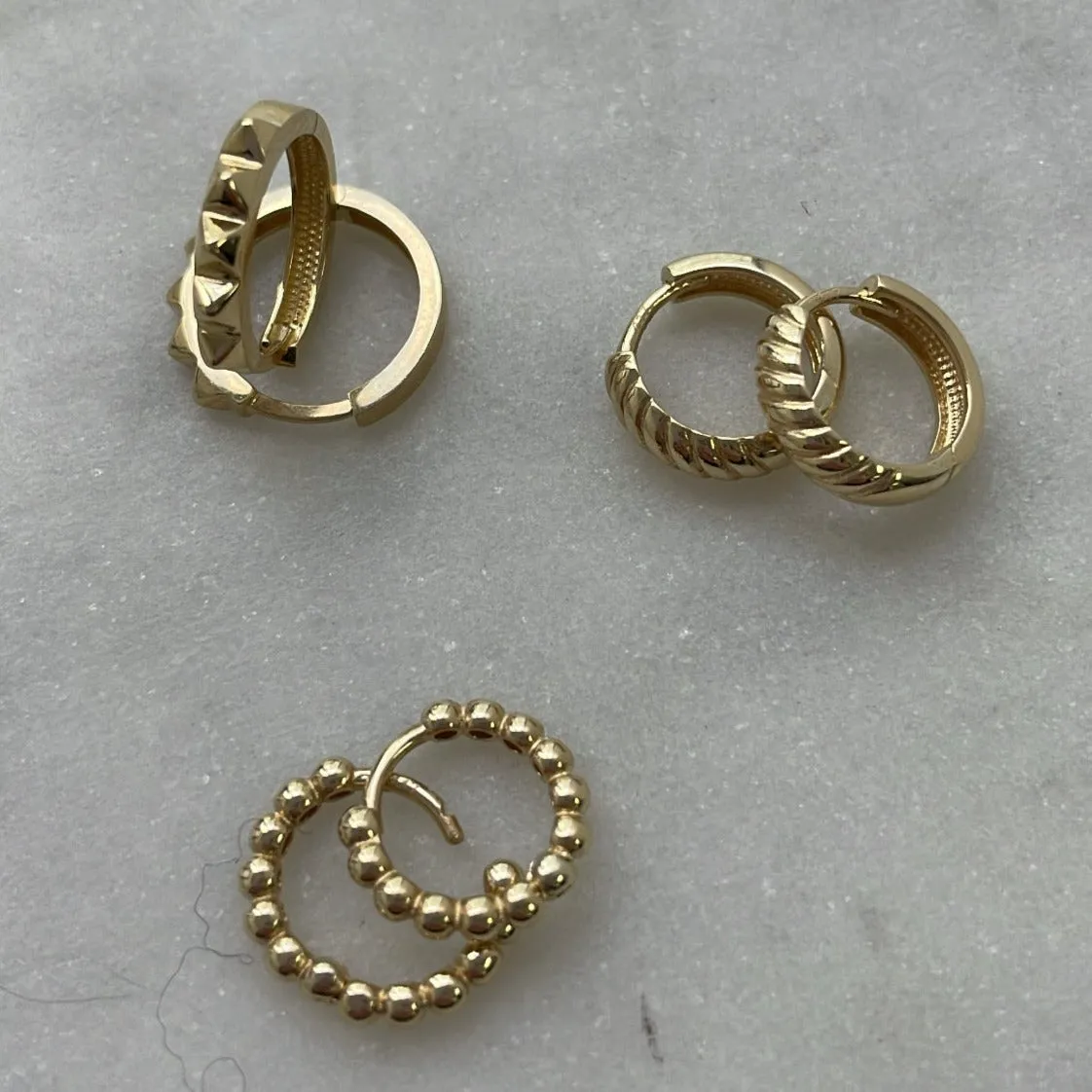 10K Gold Medium Twist Huggie Earrings