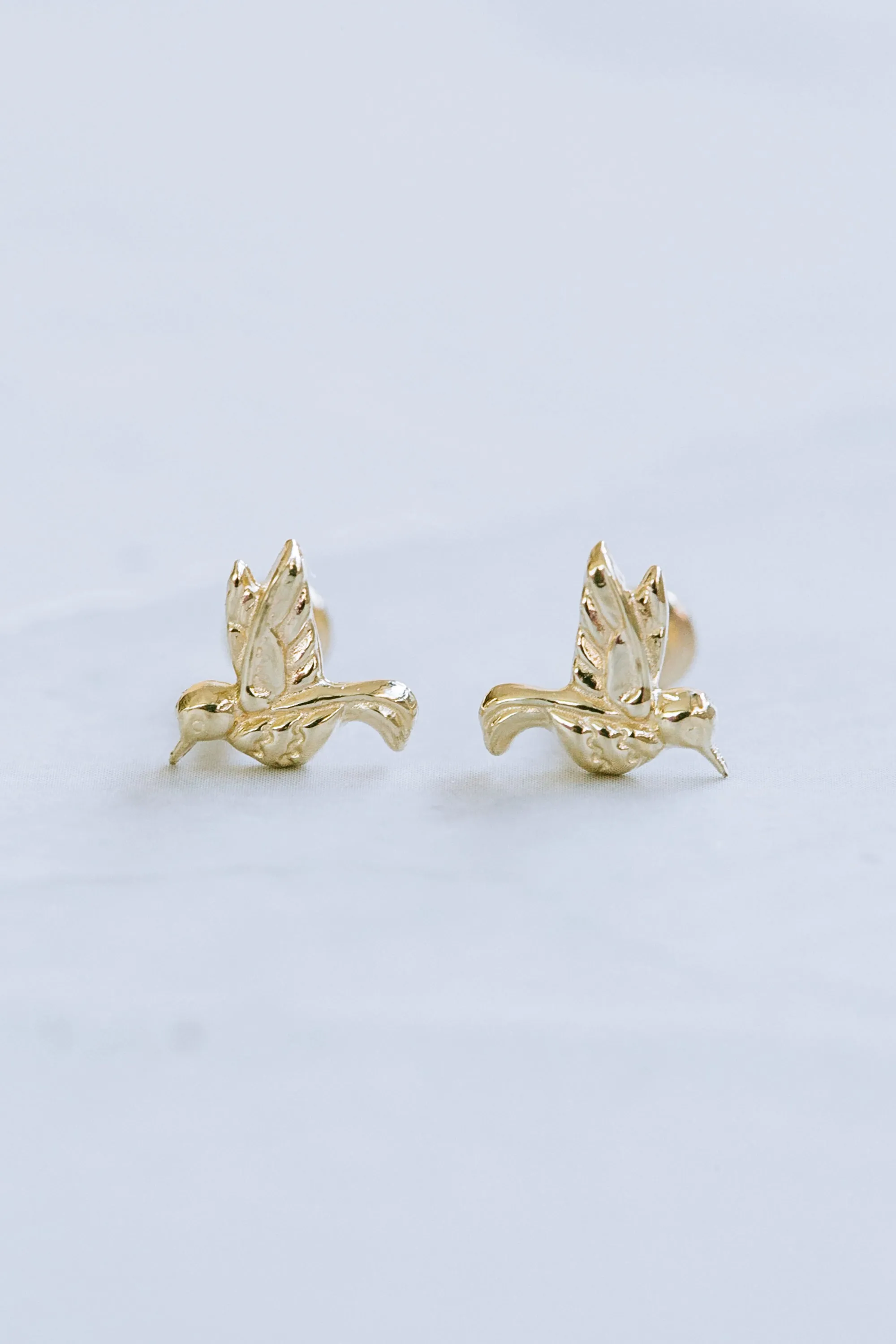 14K Solid Gold Cartilage Minimalist Cute Lucky Humming Bird Internally Internal Threaded Earring Labret