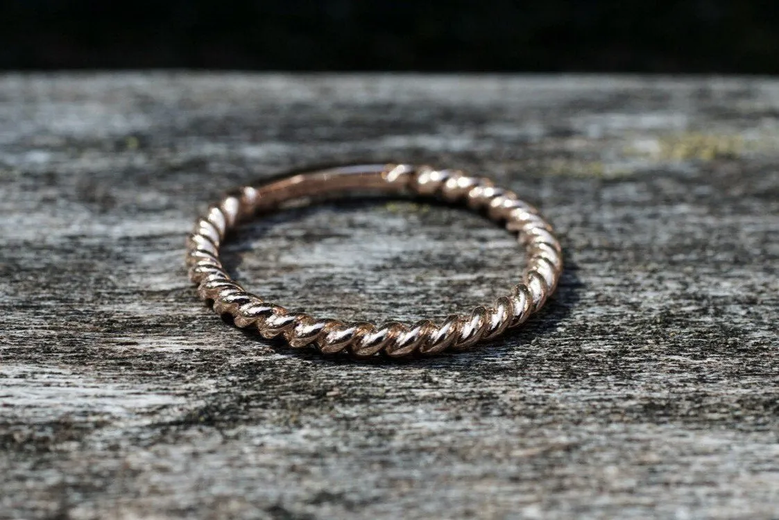 14kt Solid Rose Gold 2mm Twined Rope Twist Ring Band