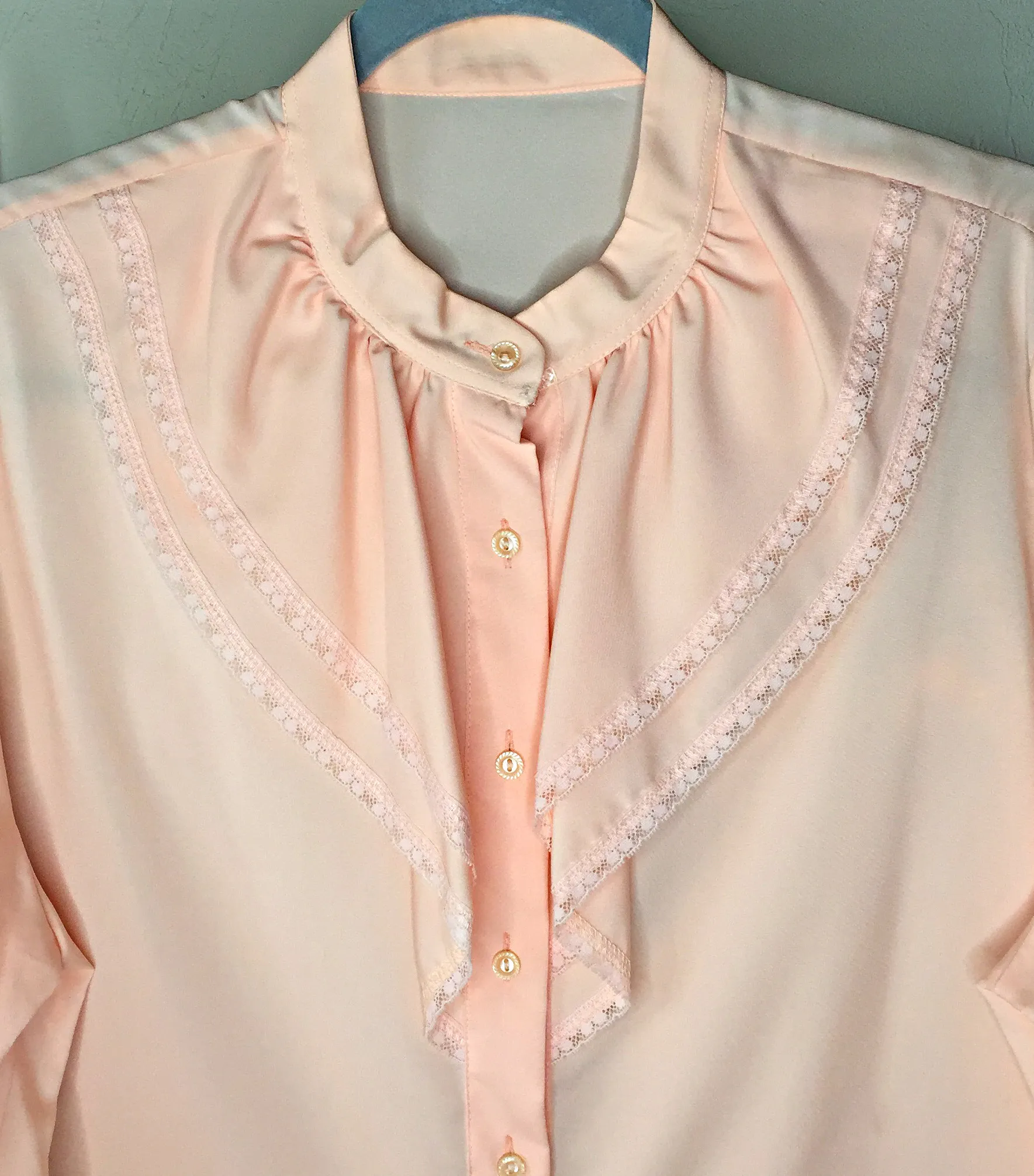 70s vintage blouse, salmon pink with lace trim