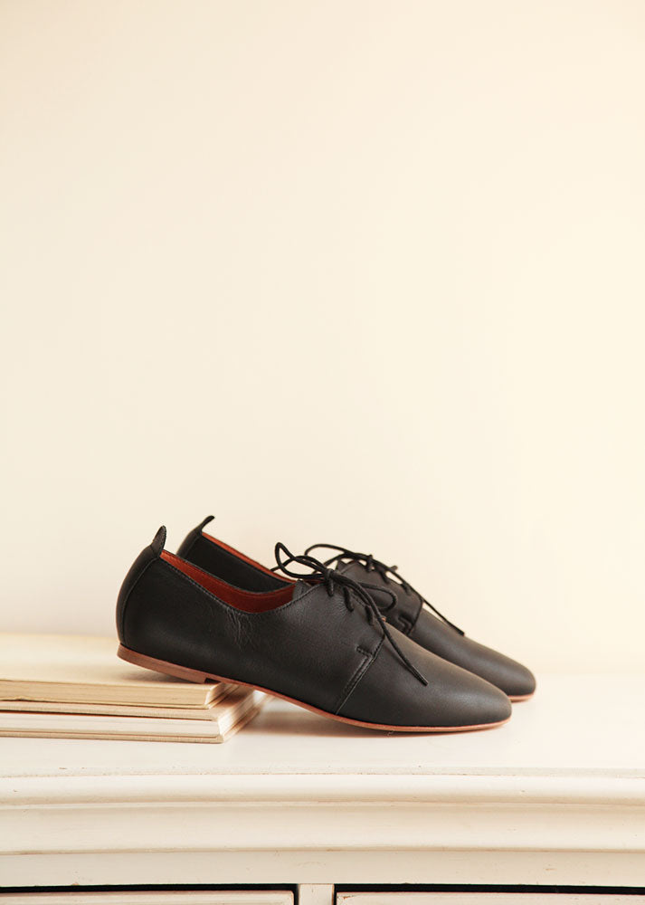 AMIRA Oxford Shoes - Classic Black