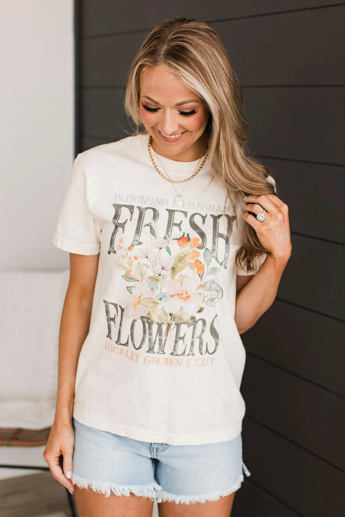 Fresh Flowers Graphic Tee- Cream