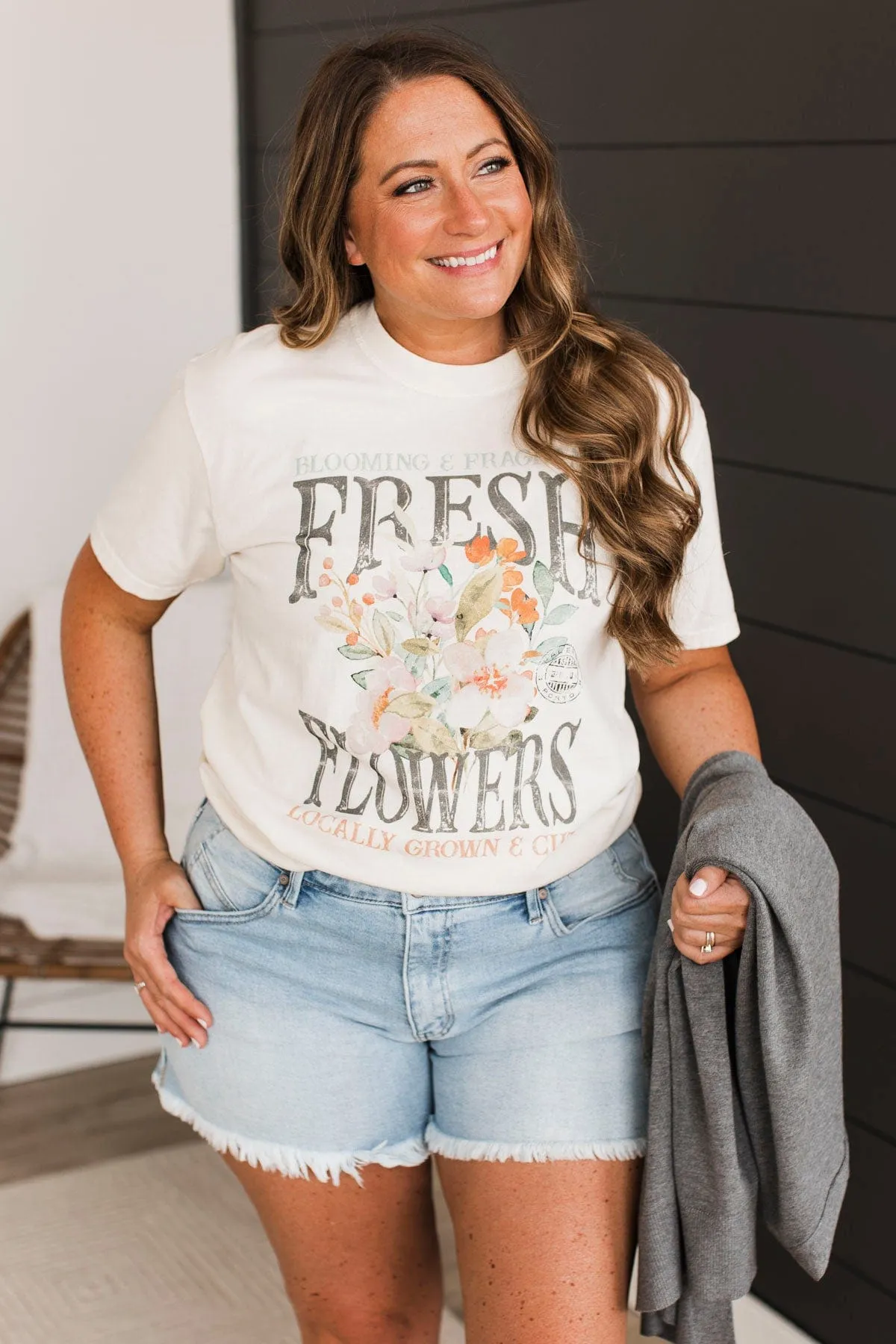 Fresh Flowers Graphic Tee- Cream