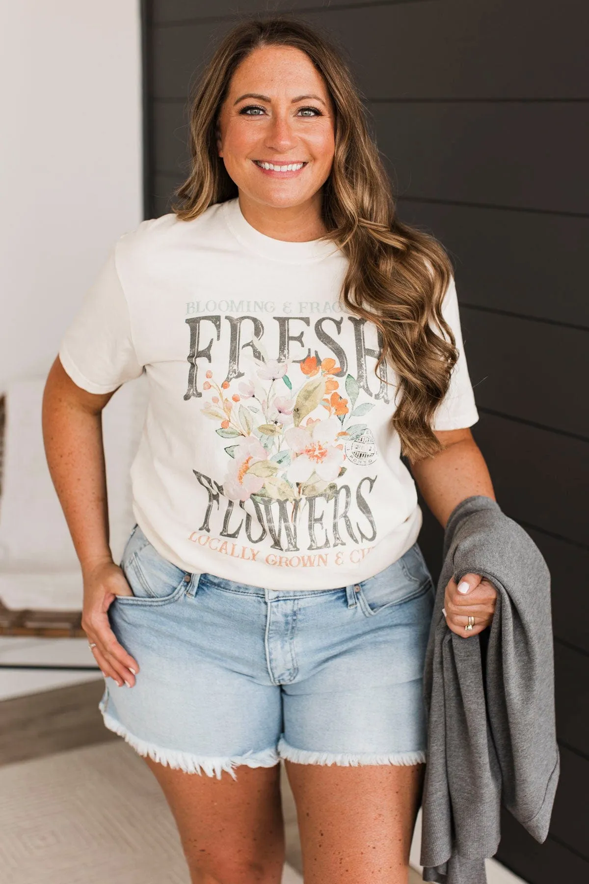 Fresh Flowers Graphic Tee- Cream