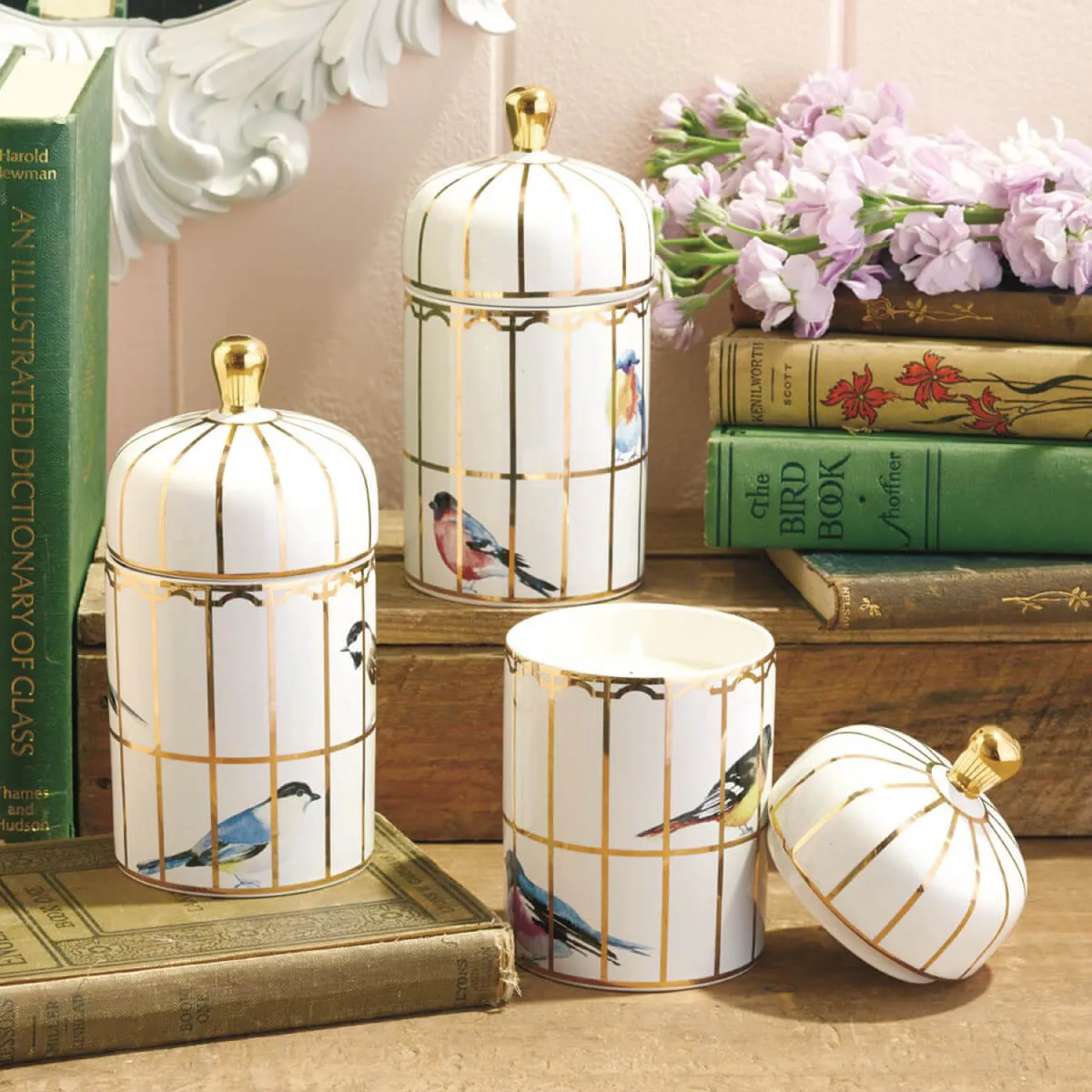 ----------Gilded Cage Lidded Lemon Verbena Candle---------