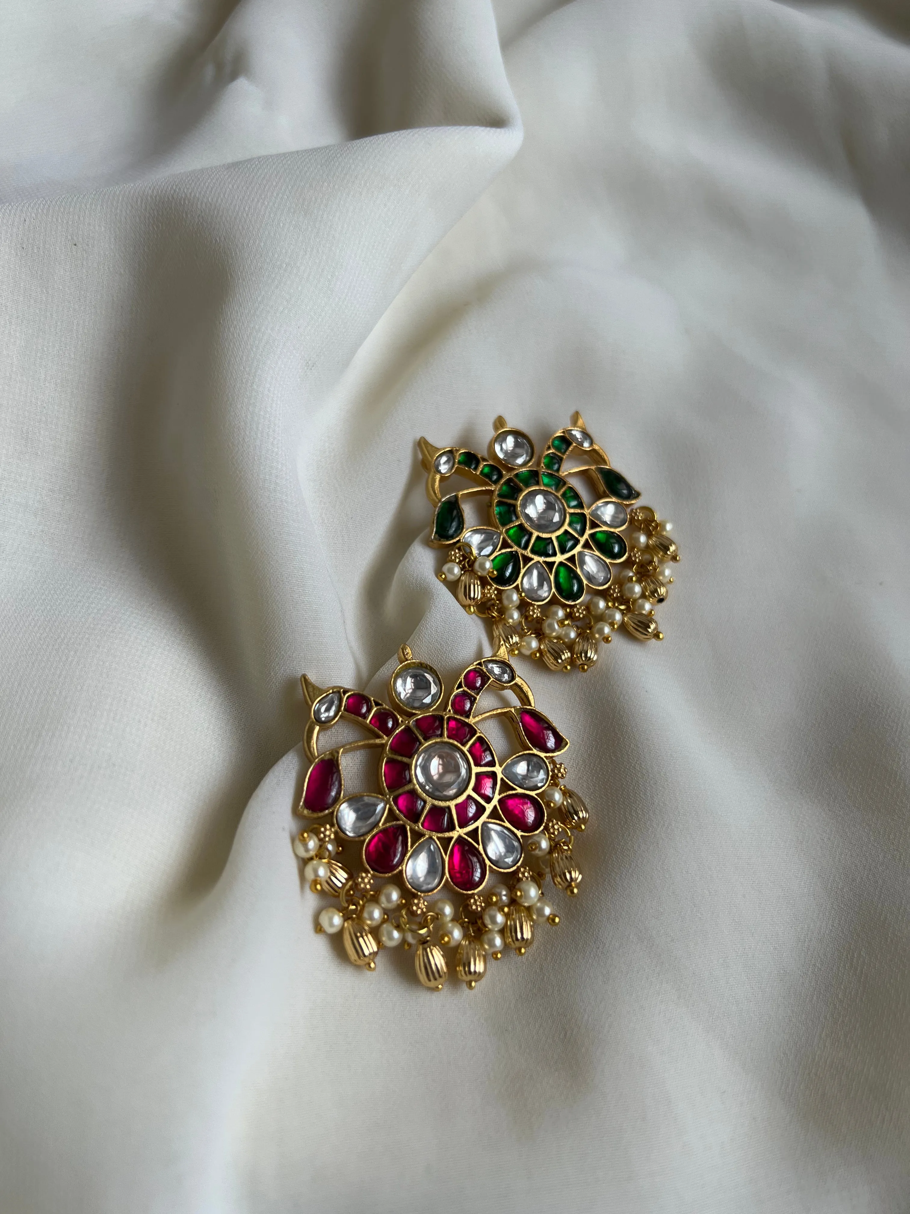 Kundan bird pendant / tika