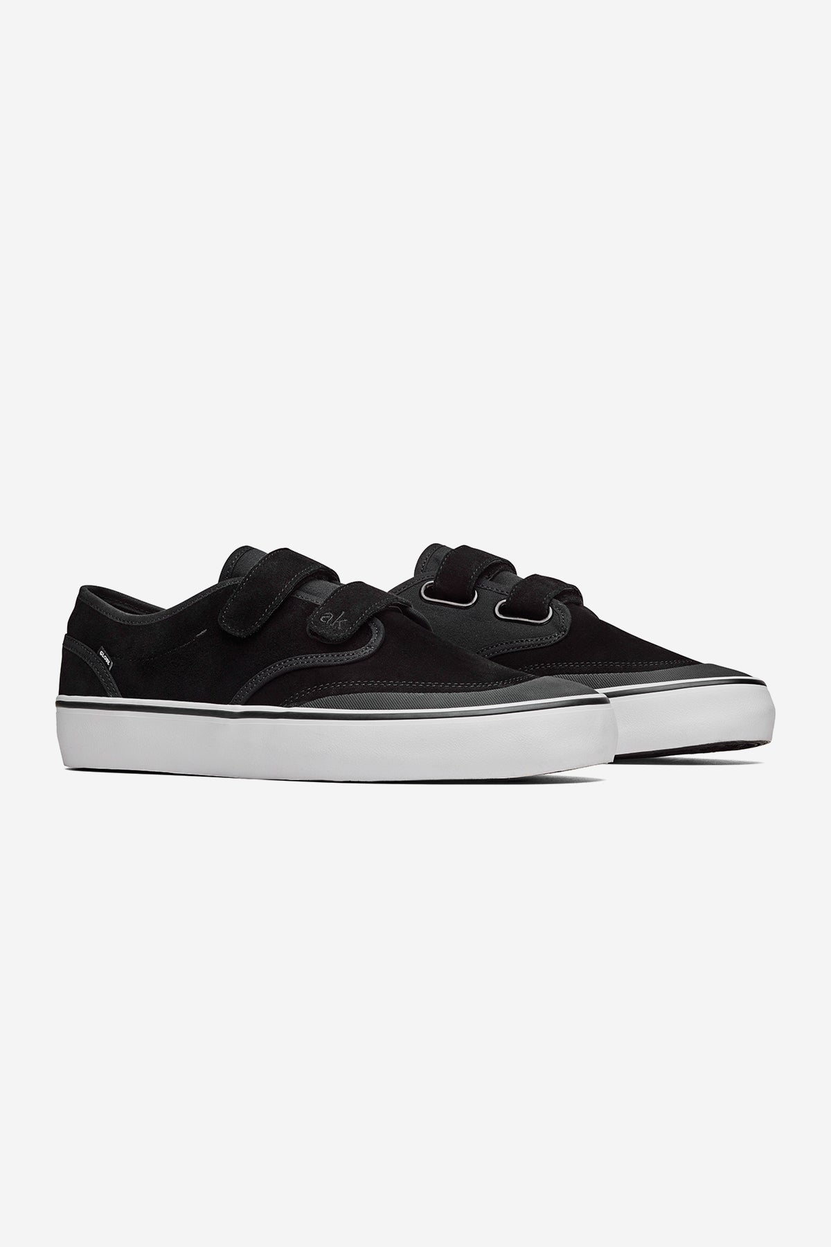 Motley II Strap - Black/White - Skate Shoes