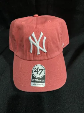 New York Yankees ‘47CleanUp Adjustable Hat Salmon