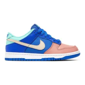 Nike dunk low se gs (salmon toe/ blue/ game royal/ sail/ salmon/ light menta) big kids 3.5y-7y dz287