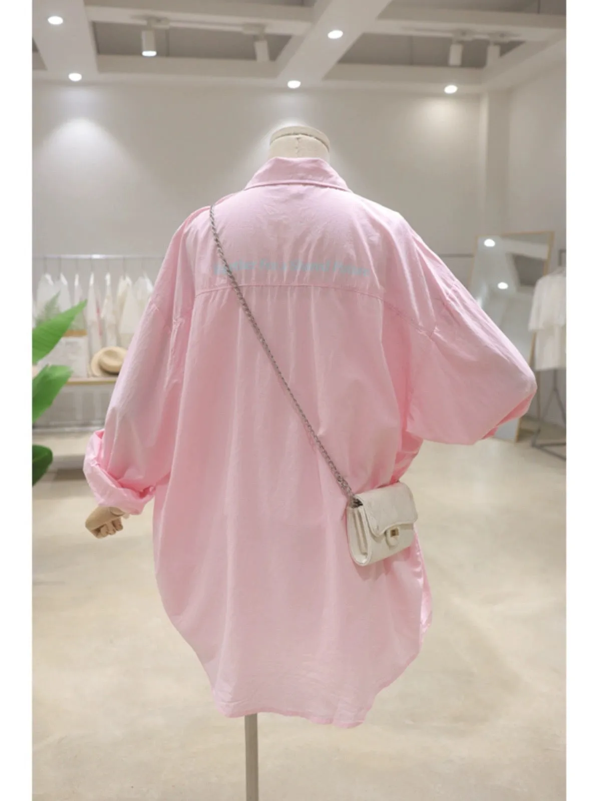 Rollable sleeves, breathable, fresh color, 2024 summer loose, slim, mid-length cotton sunscreen thin long-sleeved shirt for wome