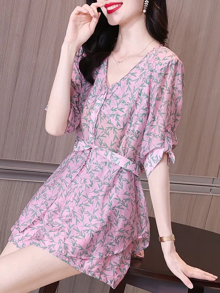 This year's popular beautiful suit, fresh and small, summer quarter-sleeved floral shirt and shorts two-piece set for women