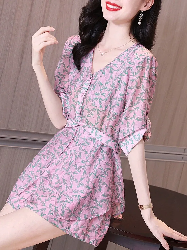 This year's popular beautiful suit, fresh and small, summer quarter-sleeved floral shirt and shorts two-piece set for women